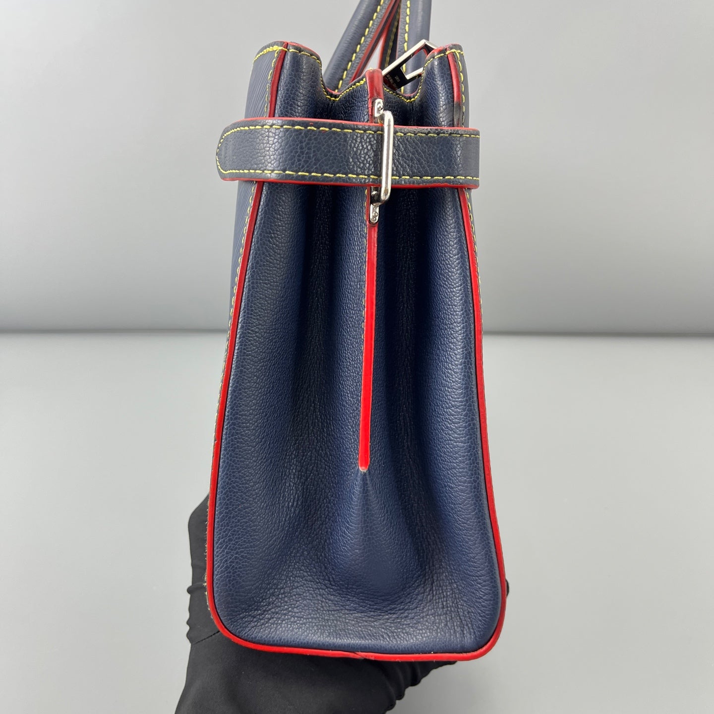 Louis Vuitton - Twist - Leather - Blue - (medium)