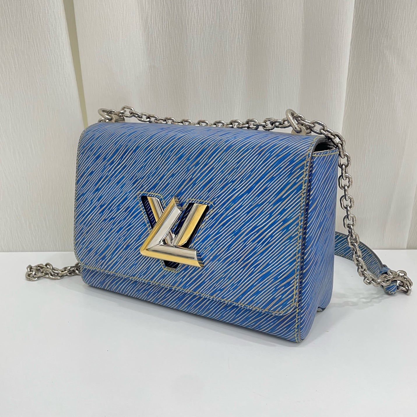 Louis Vuitton - Twist - Leather - Blue - (medium)