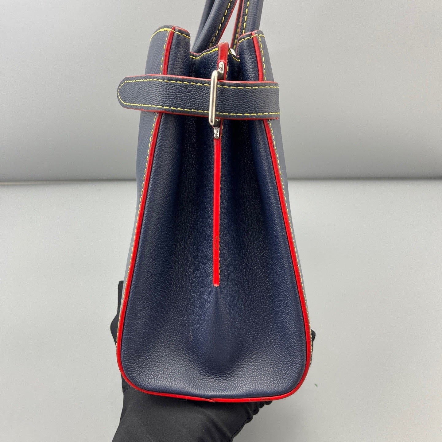 Louis Vuitton - Twist - Leather - Blue - (medium)
