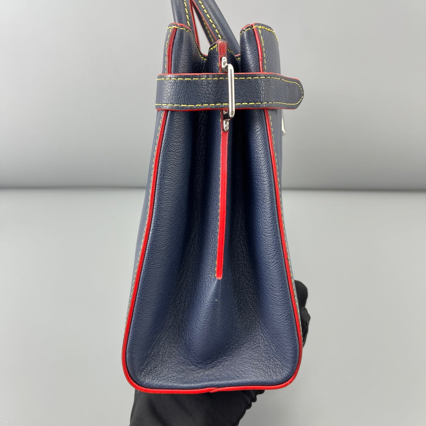 Louis Vuitton - Twist - Leather - Blue - (medium)