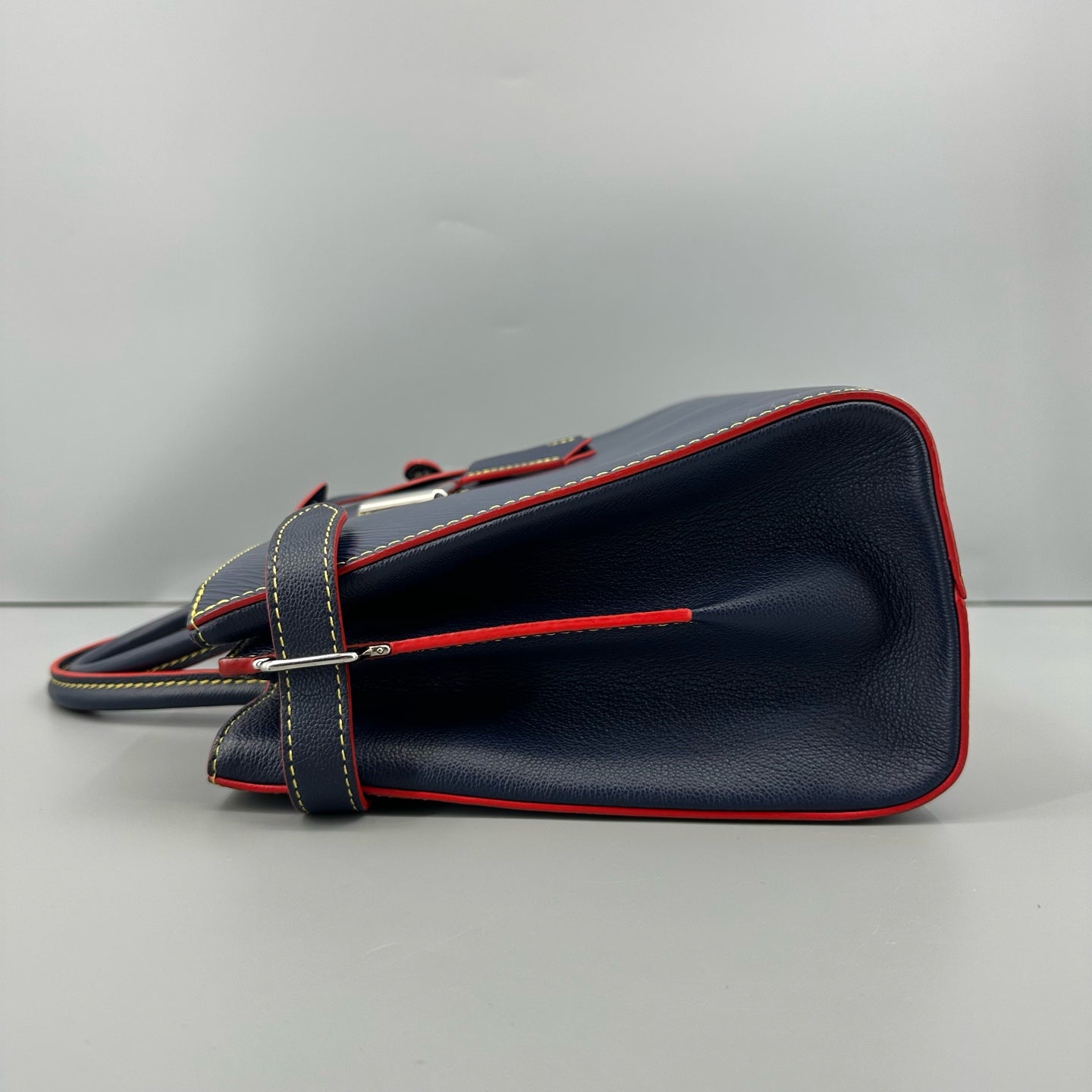 Louis Vuitton - Twist - Leather - Blue - (medium)
