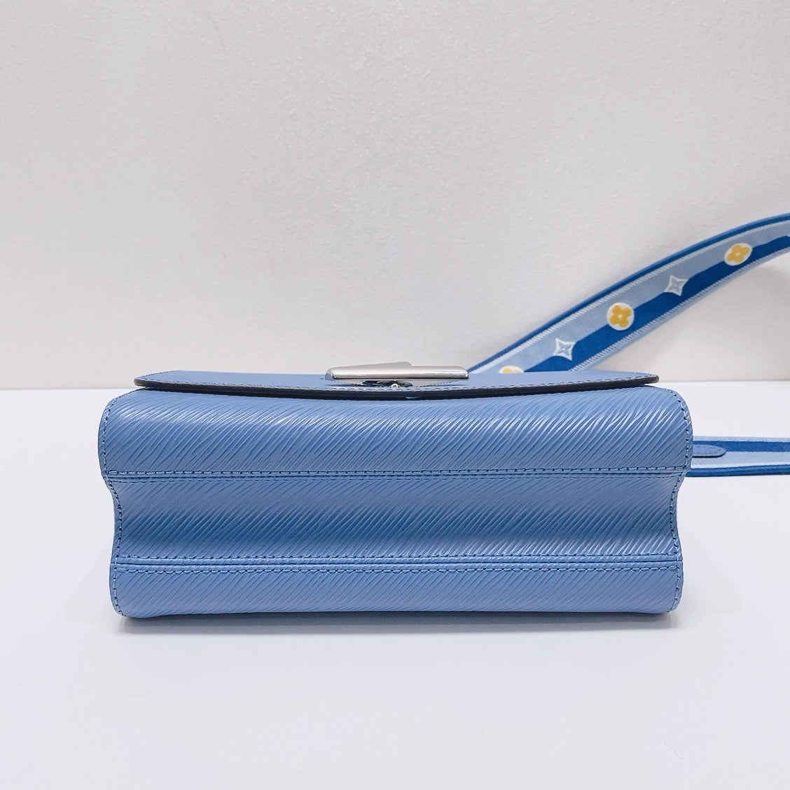 Louis Vuitton - Twist - Leather - Blue - (medium)