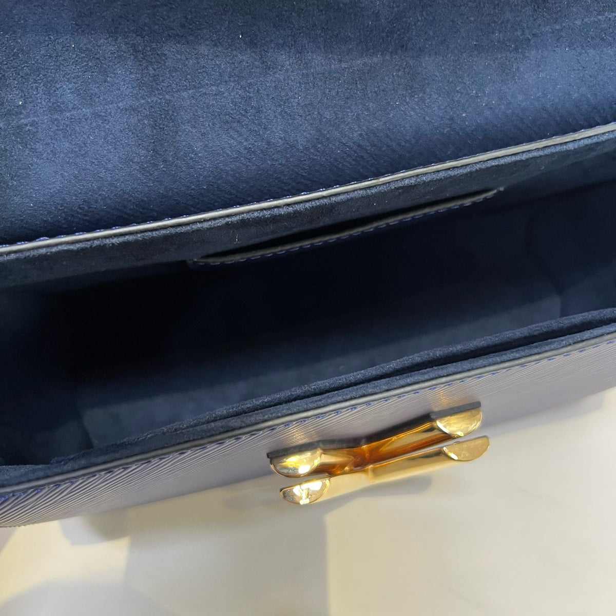 Louis Vuitton - Twist - Leather - Blue - (medium)