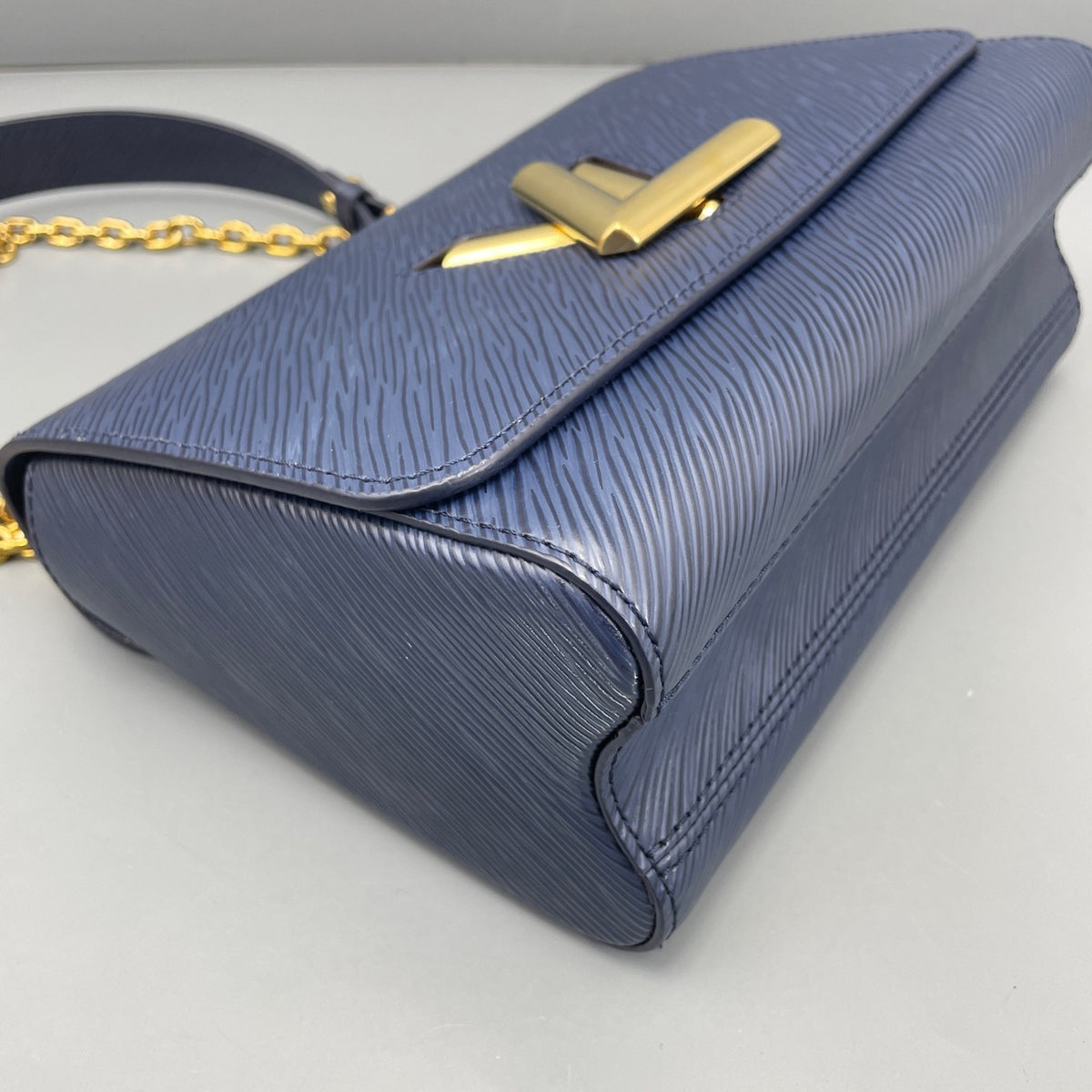 Louis Vuitton - Twist - Leather - Blue - (medium)