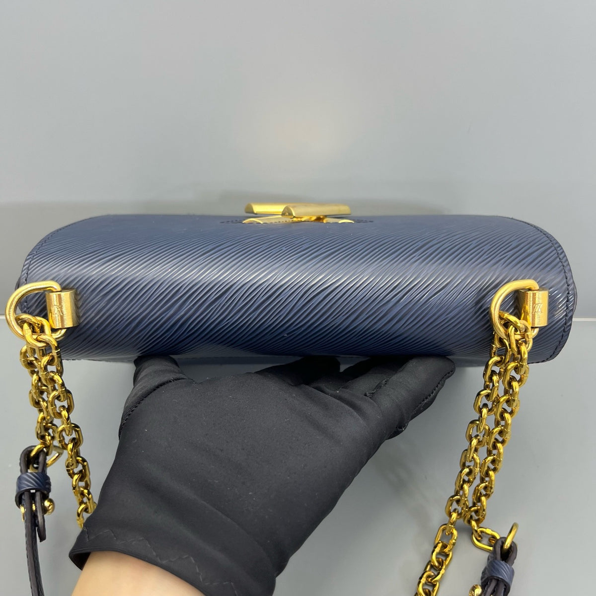 Louis Vuitton - Twist - Leather - Blue - (medium)