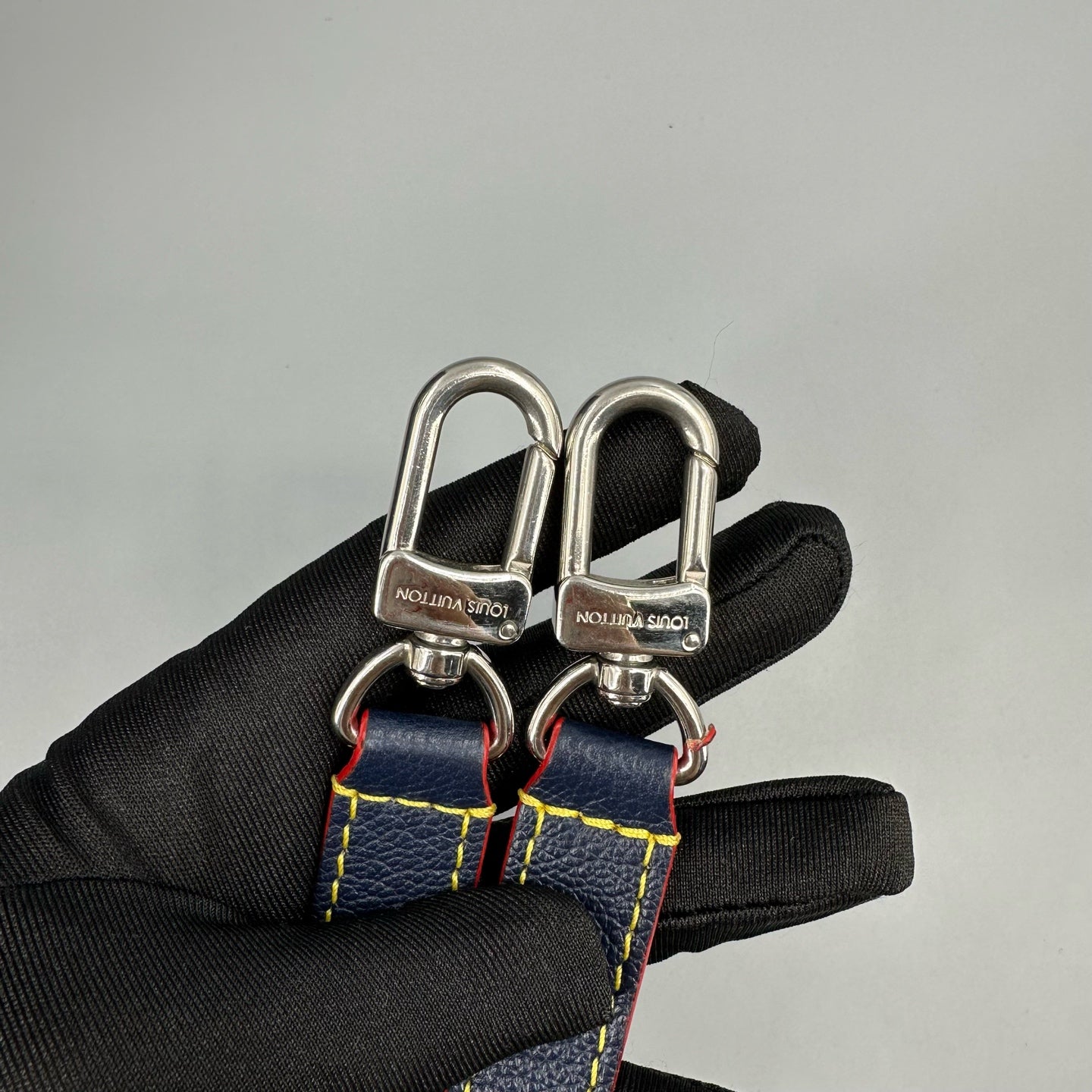 Louis Vuitton - Twist - Leather - Blue - (medium)