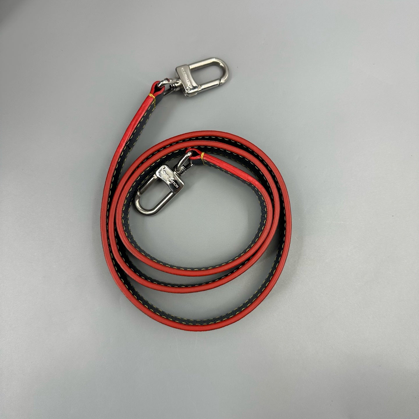 Louis Vuitton - Twist - Leather - Blue - (medium)