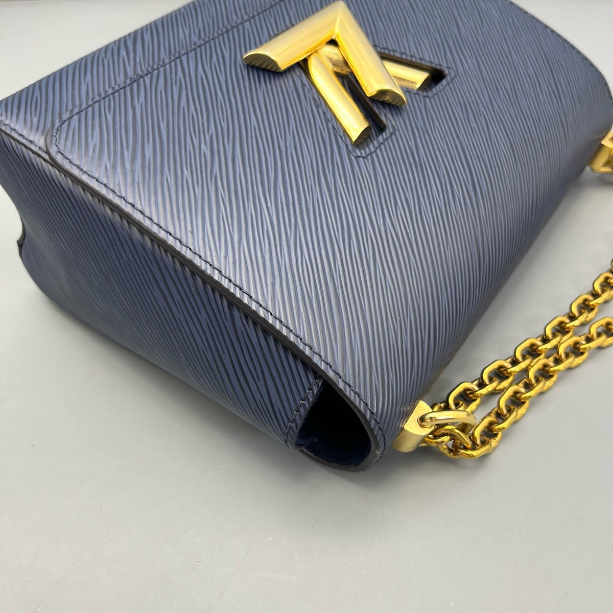 Louis Vuitton - Twist - Leather - Blue - (medium)
