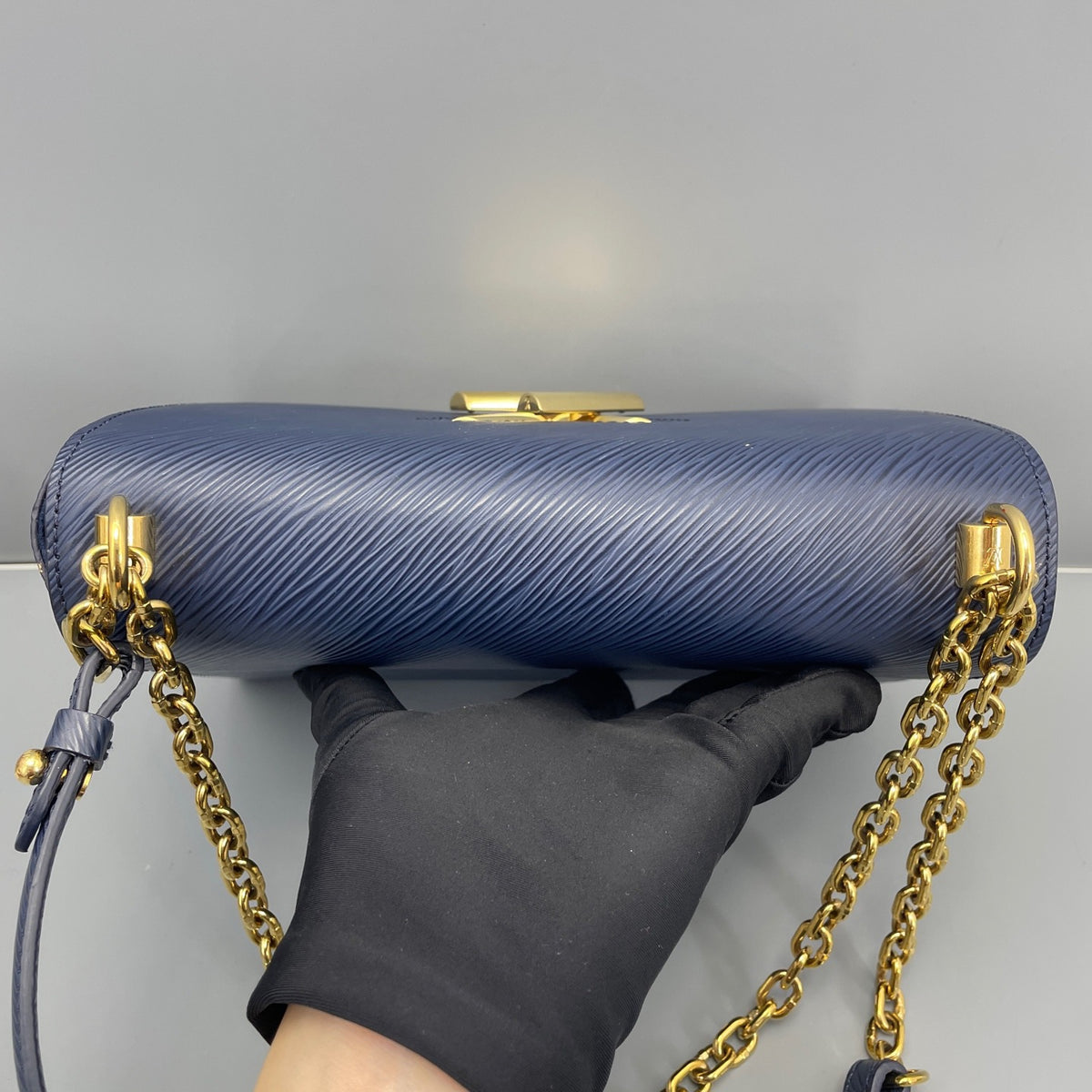 Louis Vuitton - Twist - Leather - Blue - (medium)