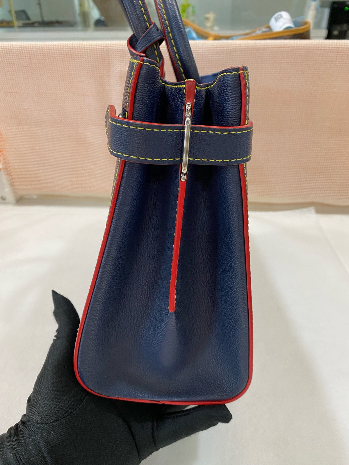 Louis Vuitton - Twist - Leather - Blue - (medium)