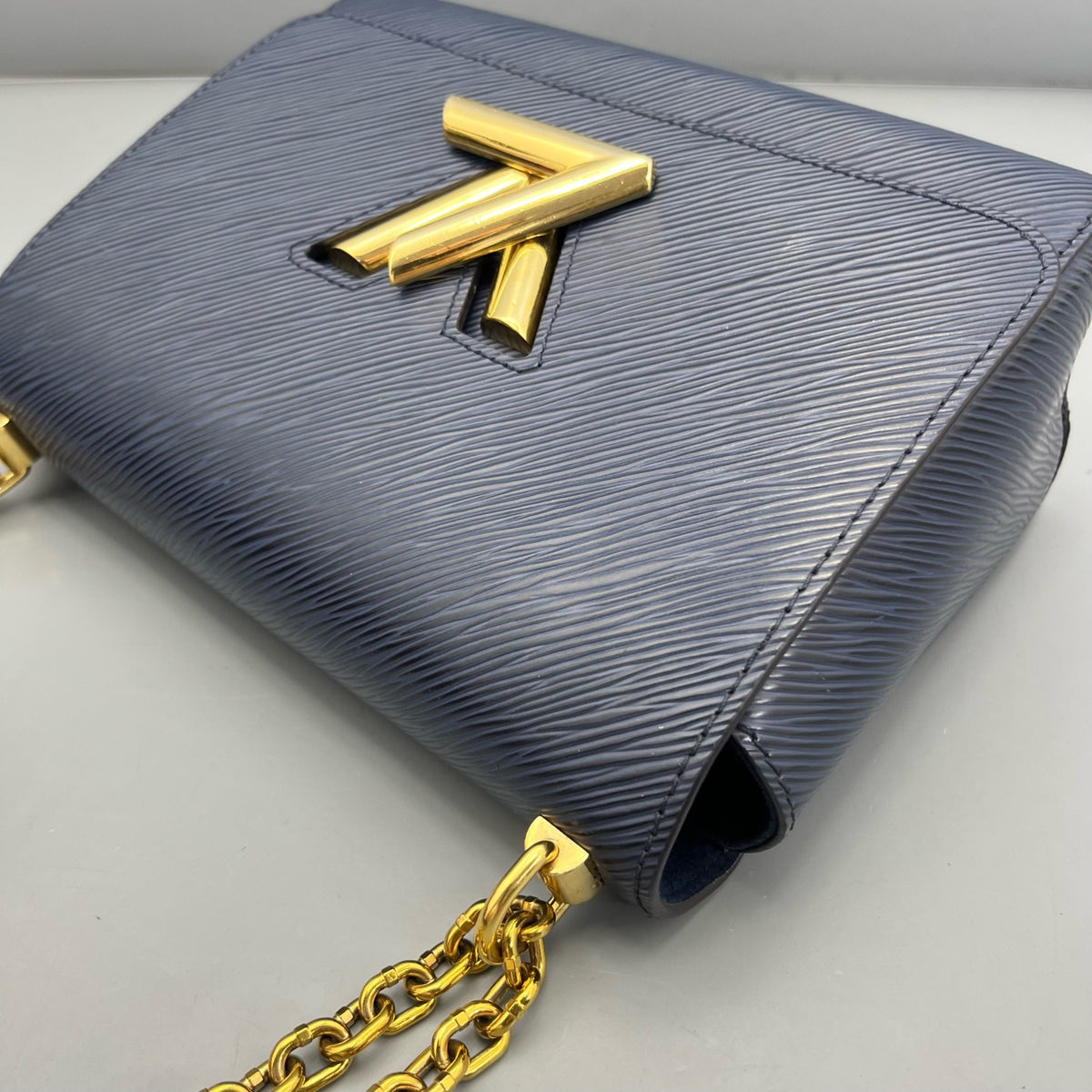Louis Vuitton - Twist - Leather - Blue - (medium)