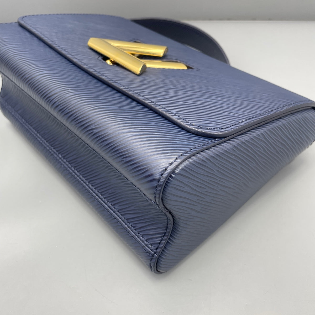 Louis Vuitton - Twist - Leather - Blue - (medium)