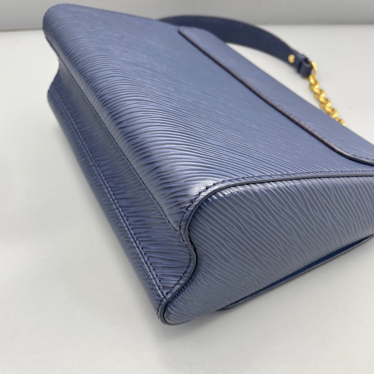Louis Vuitton - Twist - Leather - Blue - (medium)