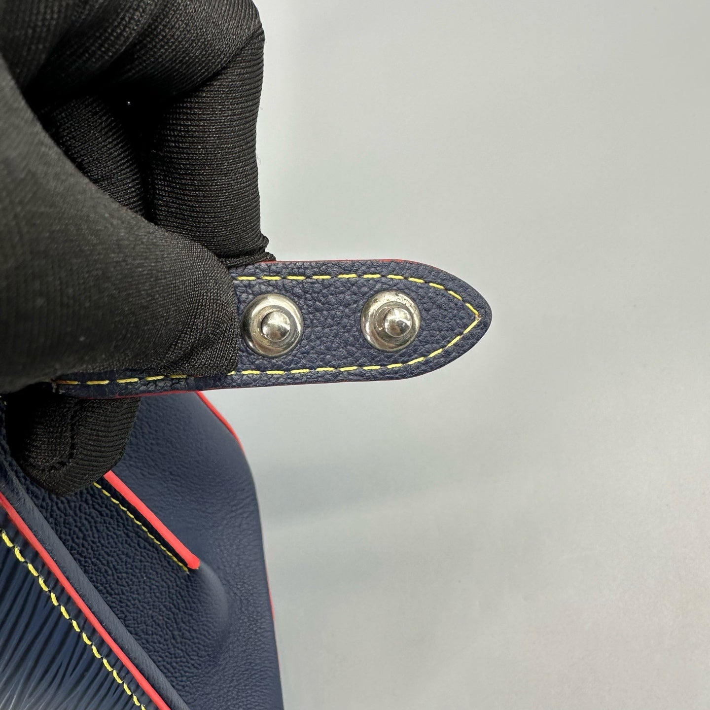 Louis Vuitton - Twist - Leather - Blue - (medium)