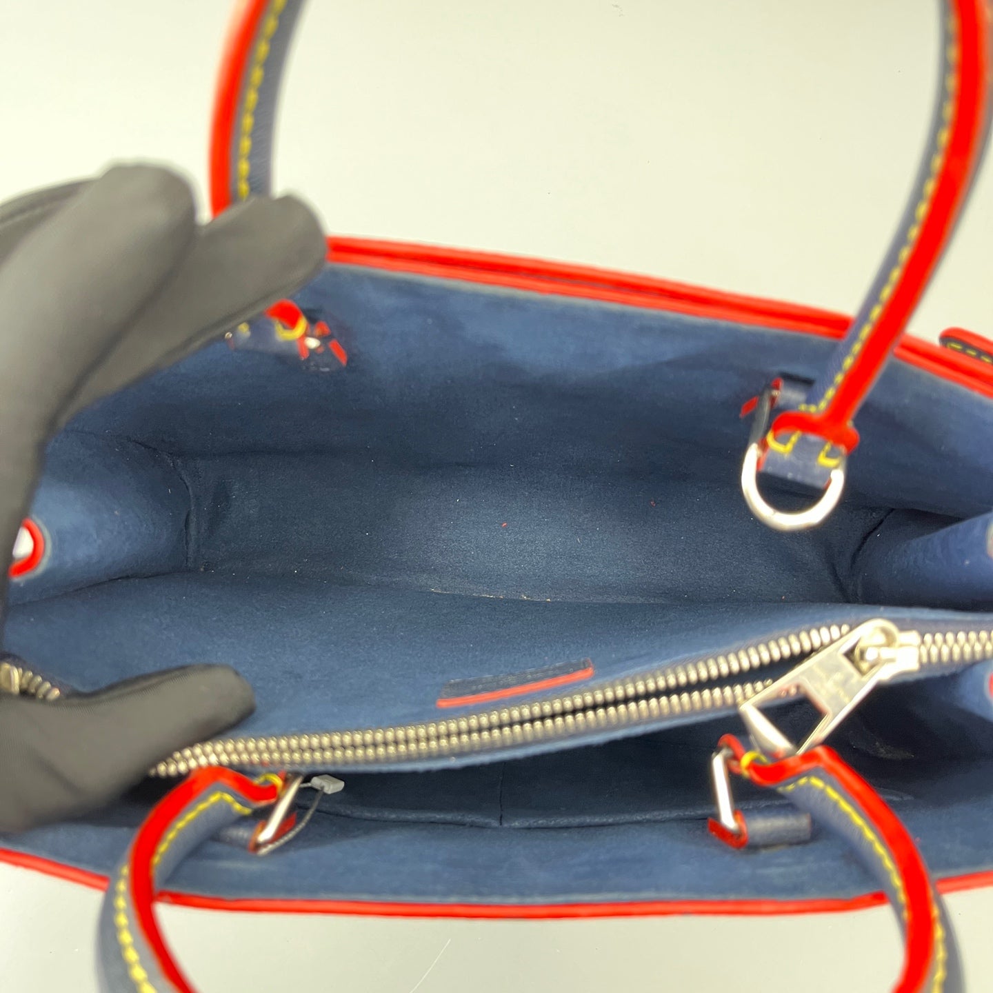 Louis Vuitton - Twist - Leather - Blue - (medium)