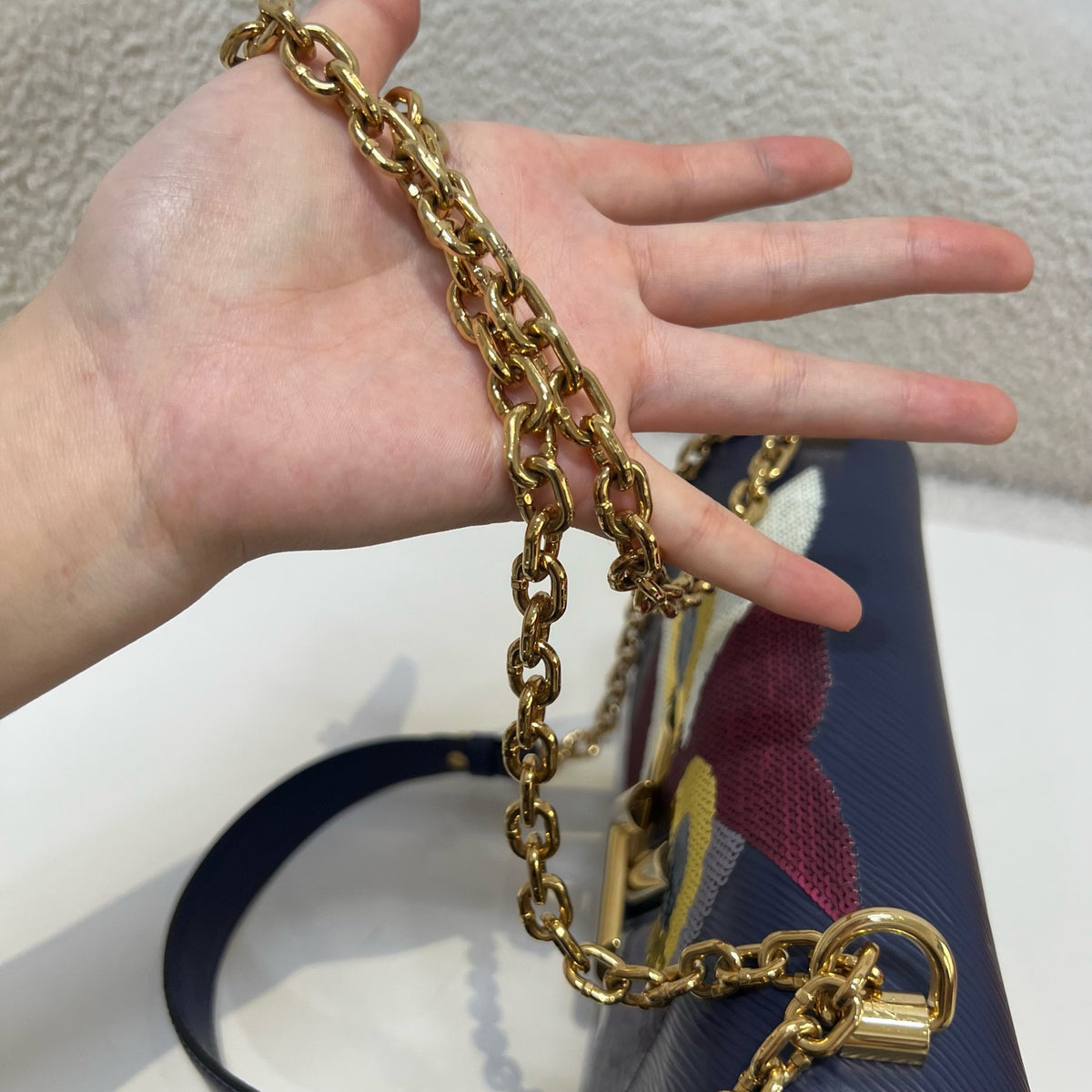 Louis Vuitton - Twist - Leather - Blue - (medium)