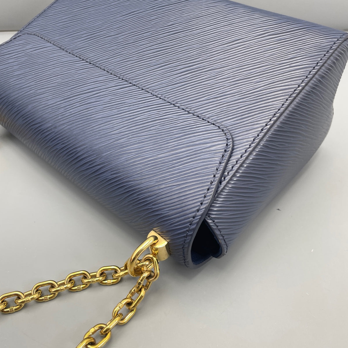 Louis Vuitton - Twist - Leather - Blue - (medium)