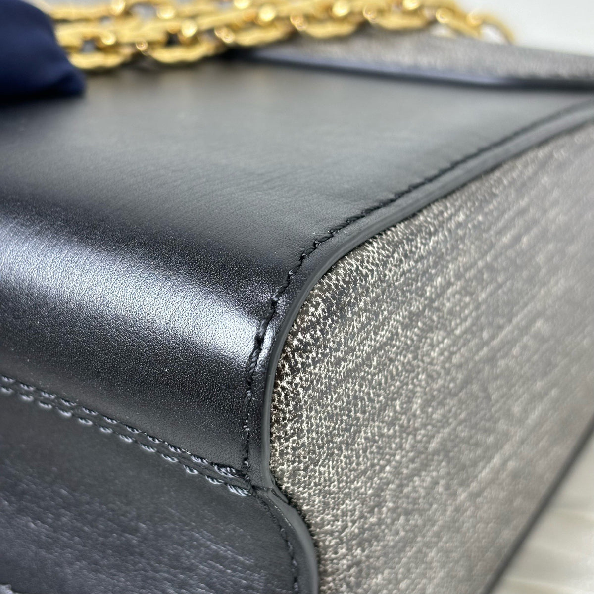 Louis Vuitton - Twist - Leather - Grey - (small)