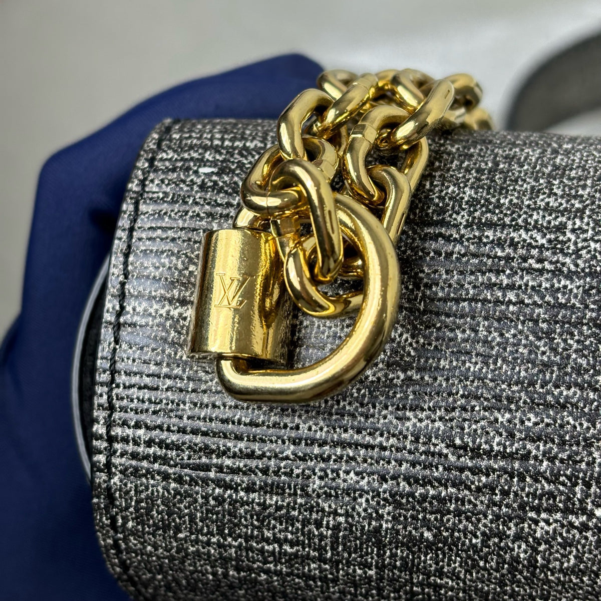 Louis Vuitton - Twist - Leather - Grey - (small)