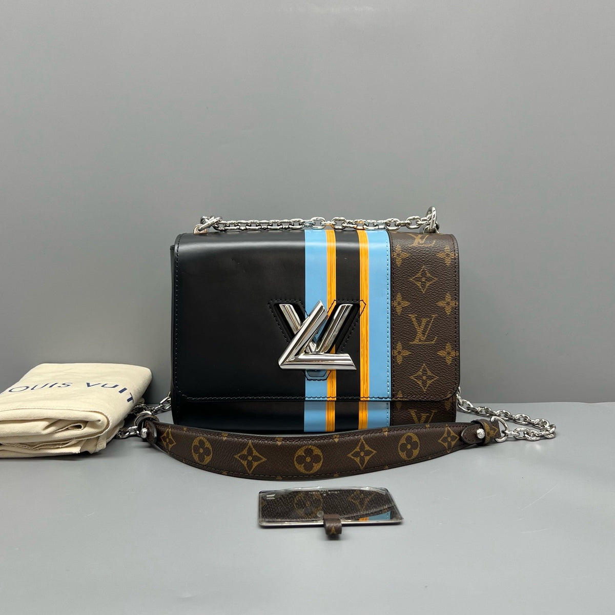Louis Vuitton - Twist - Leather - Multicolour - (medium)