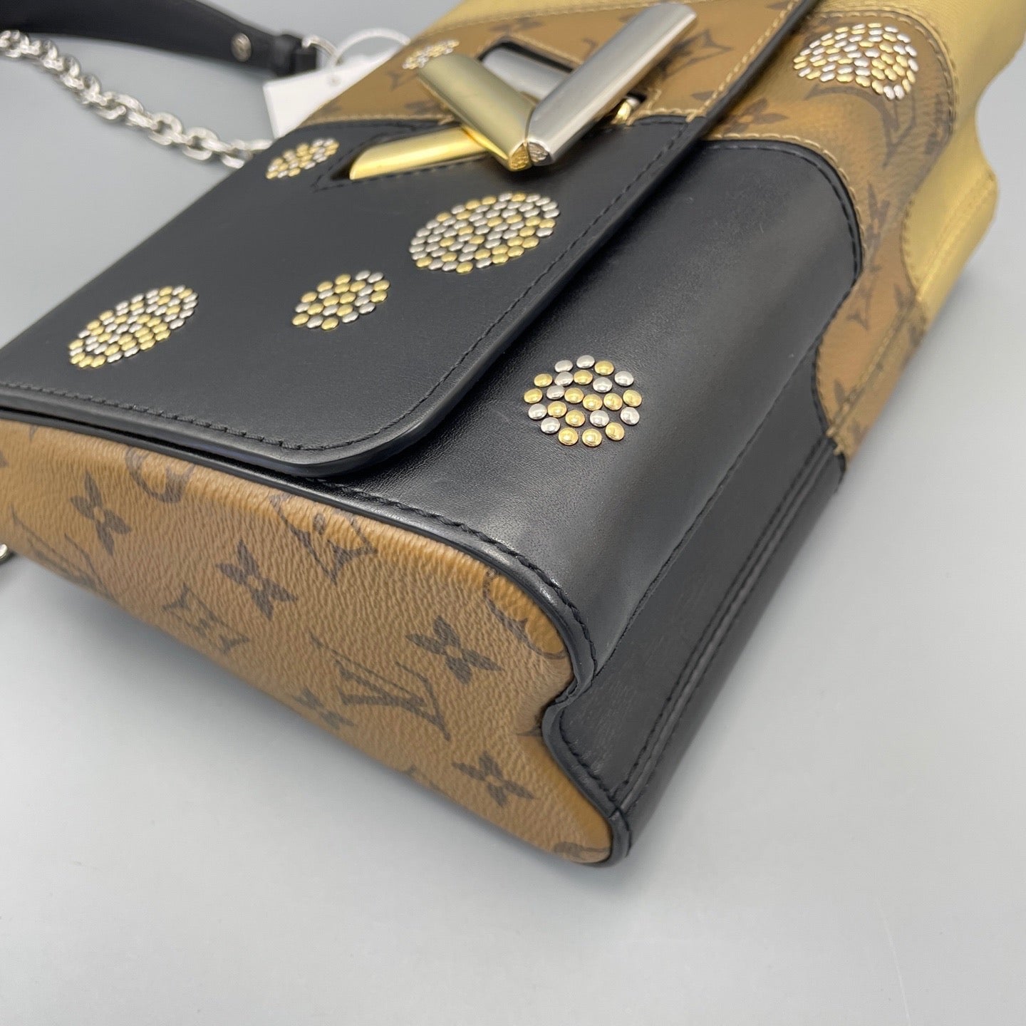 Louis Vuitton - Twist - Leather - Multicolour - (Medium)