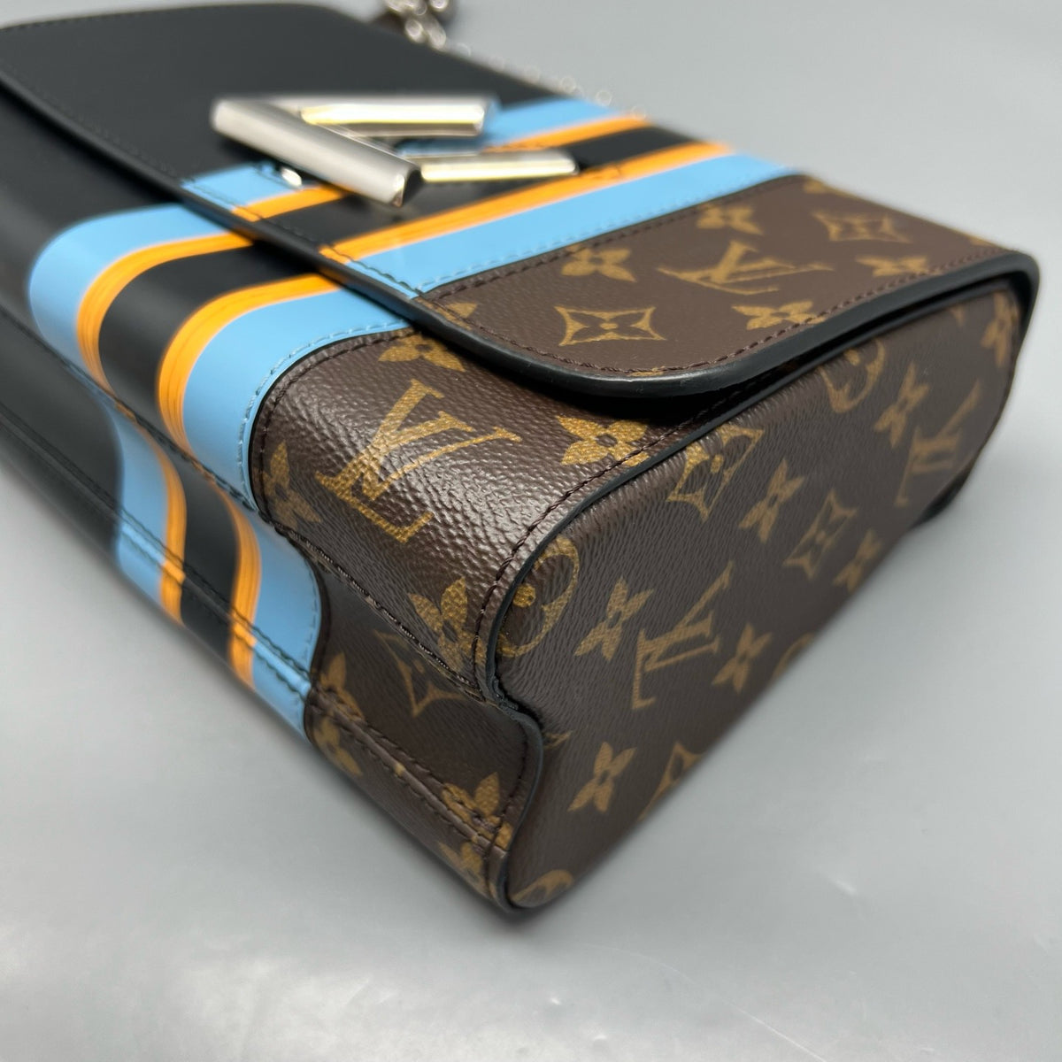 Louis Vuitton - Twist - Leather - Multicolour - (medium)