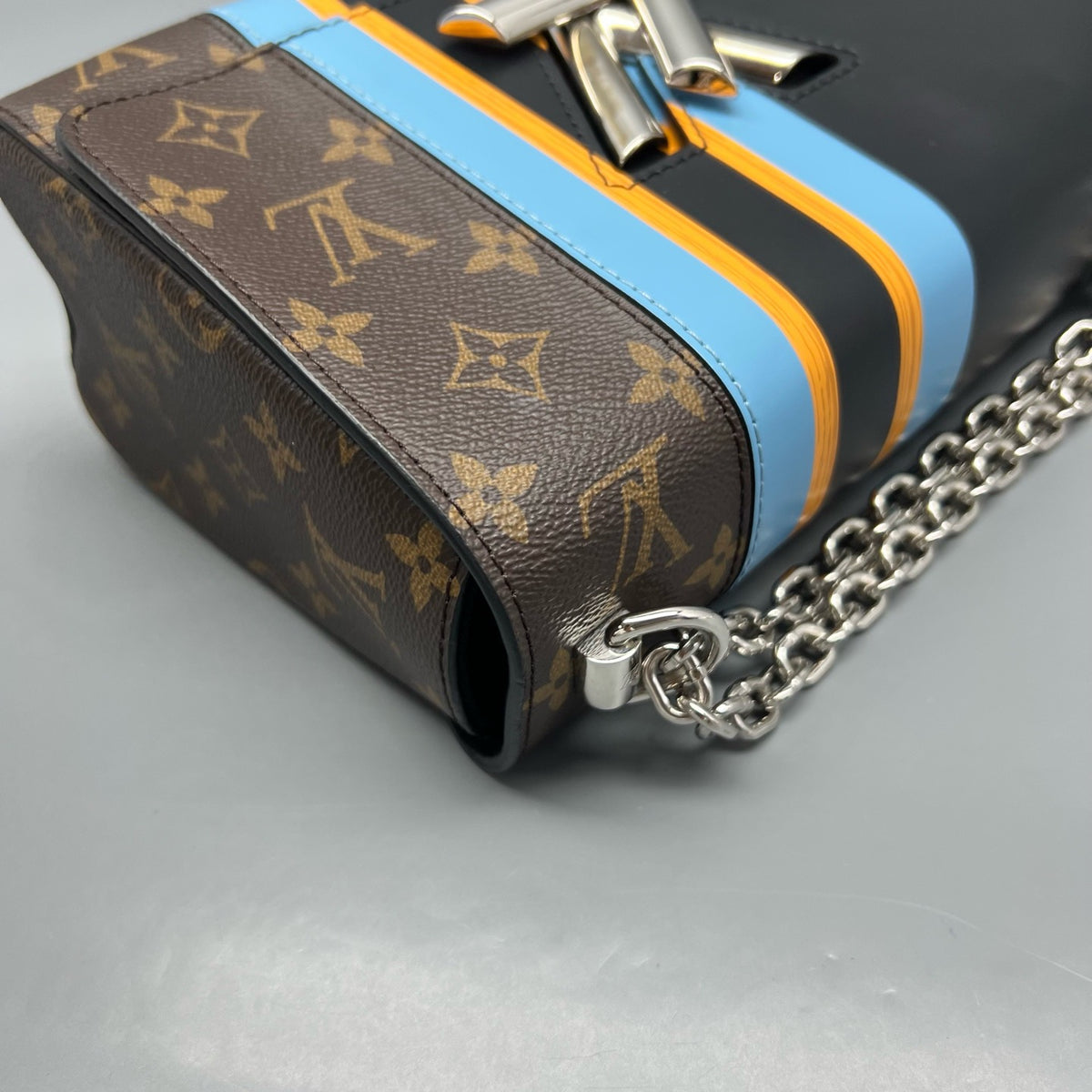 Louis Vuitton - Twist - Leather - Multicolour - (medium)