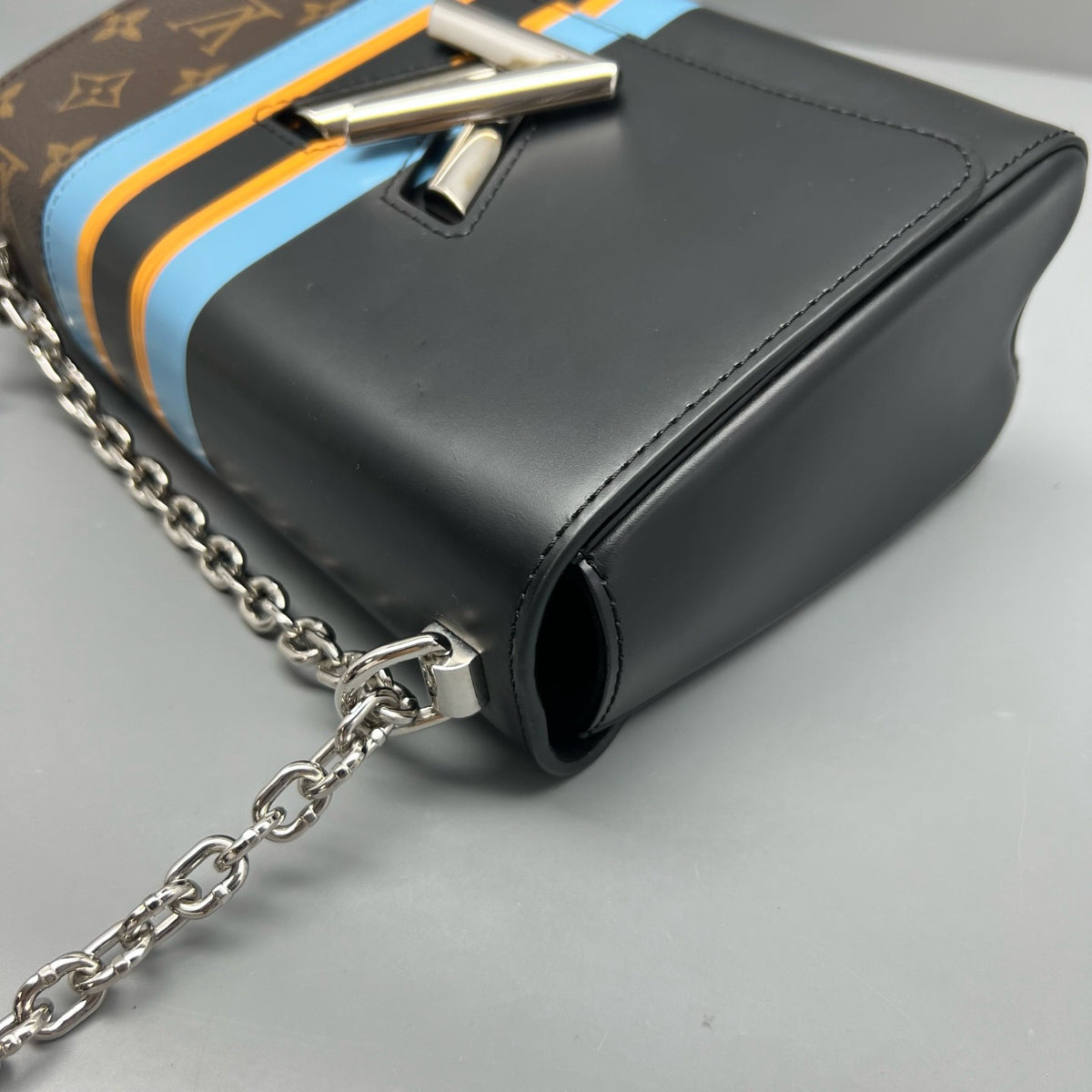 Louis Vuitton - Twist - Leather - Multicolour - (medium)
