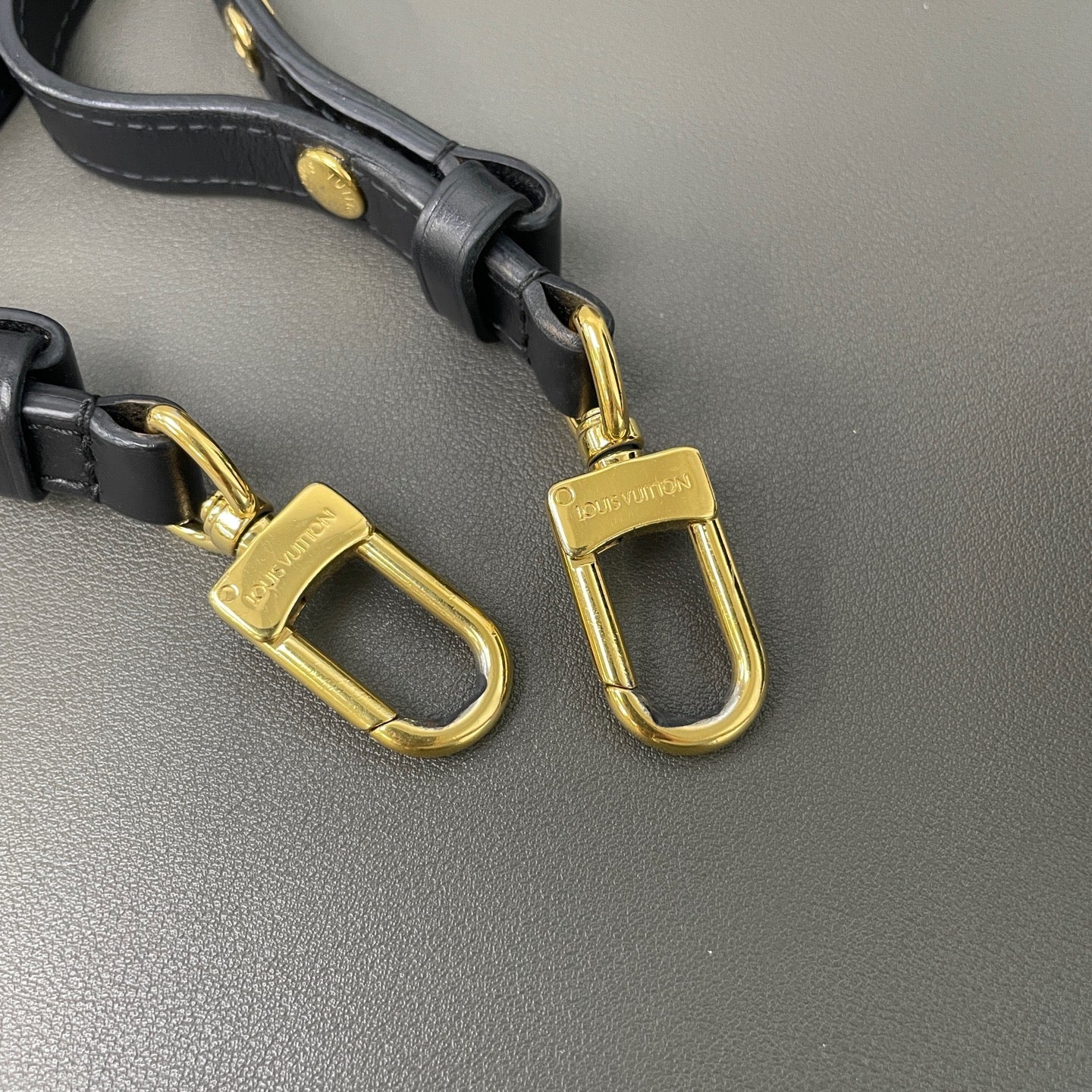 Louis Vuitton - Twist - Leather - Multicolour - (medium)