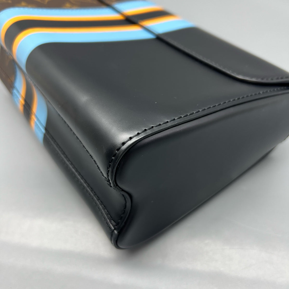 Louis Vuitton - Twist - Leather - Multicolour - (medium)
