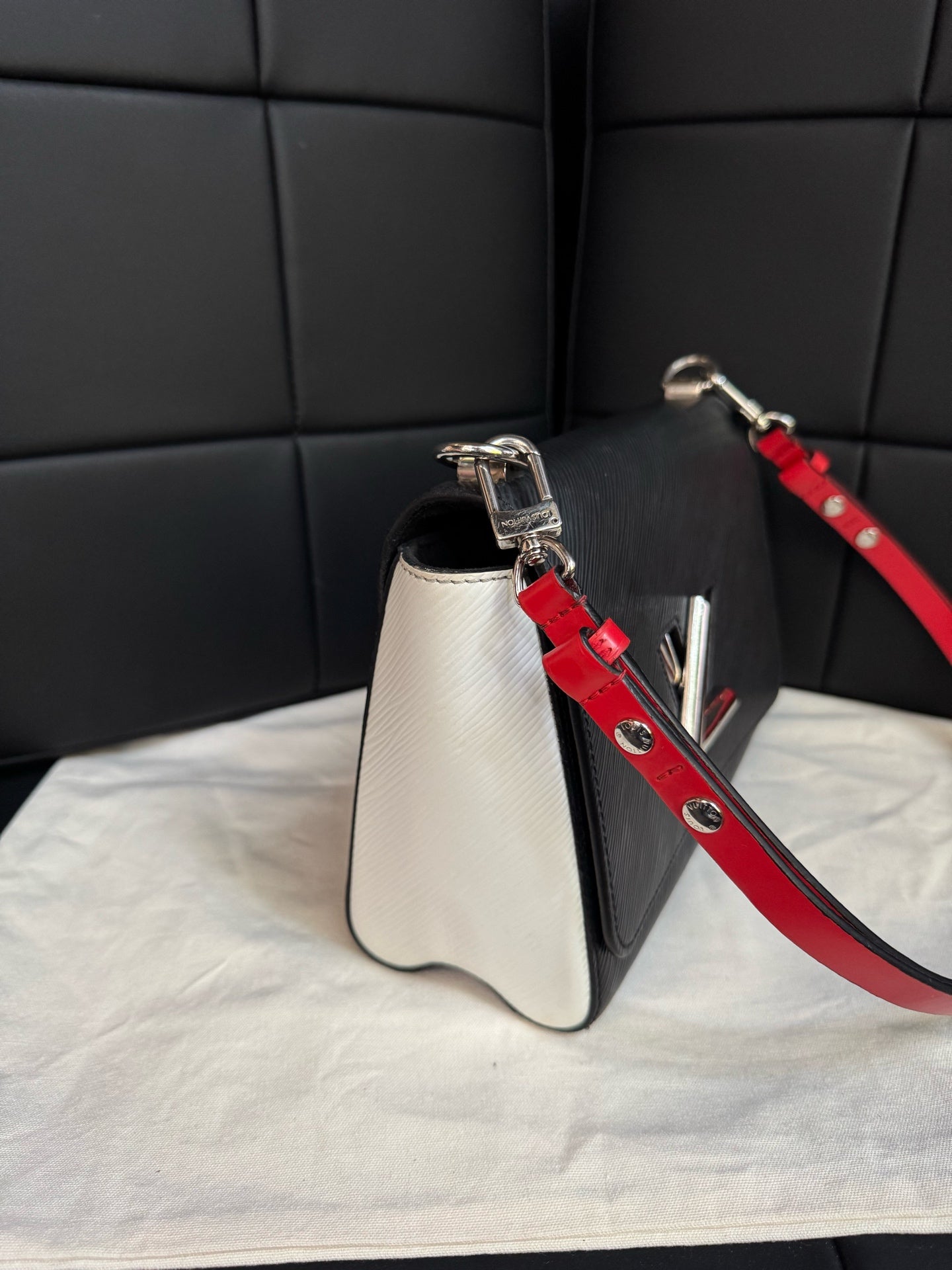 Louis Vuitton - Twist - Leather - Multicolour - (small)