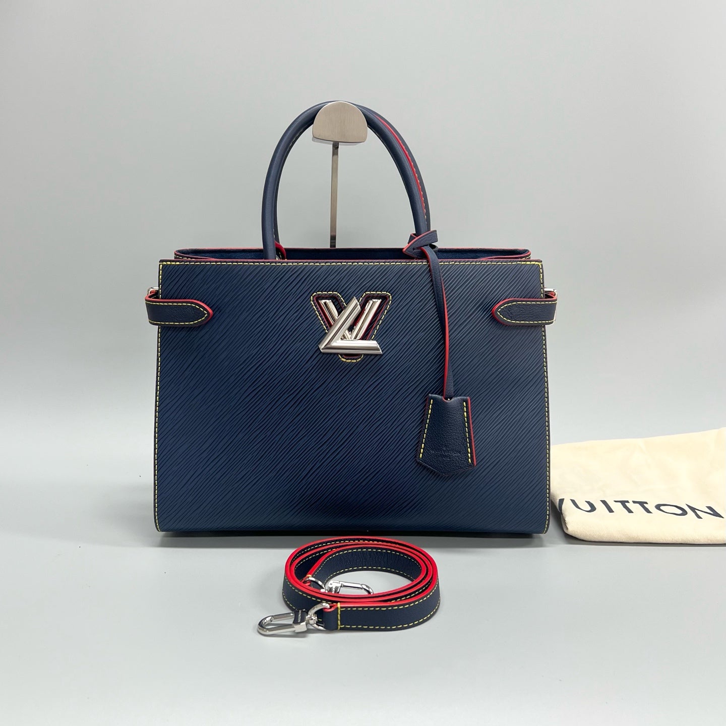 Louis Vuitton - Twist - Leather - Navy - (medium)