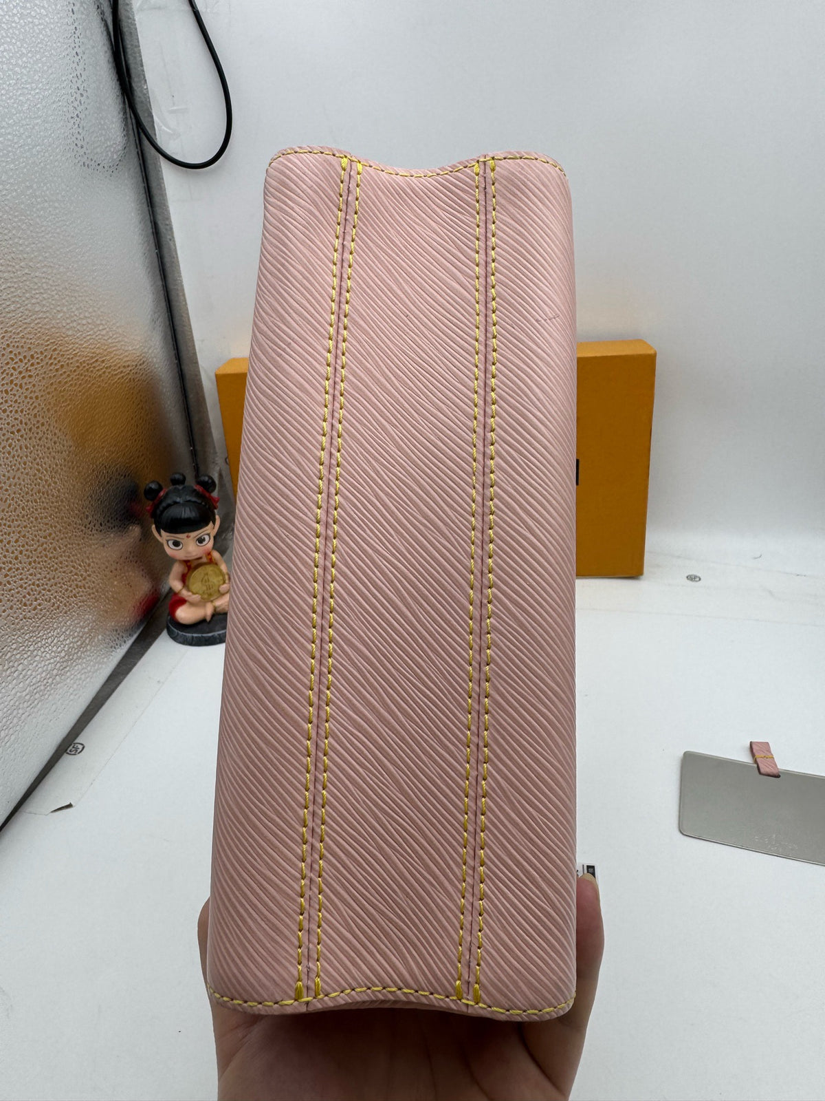 Louis Vuitton - Twist - Leather - Pink