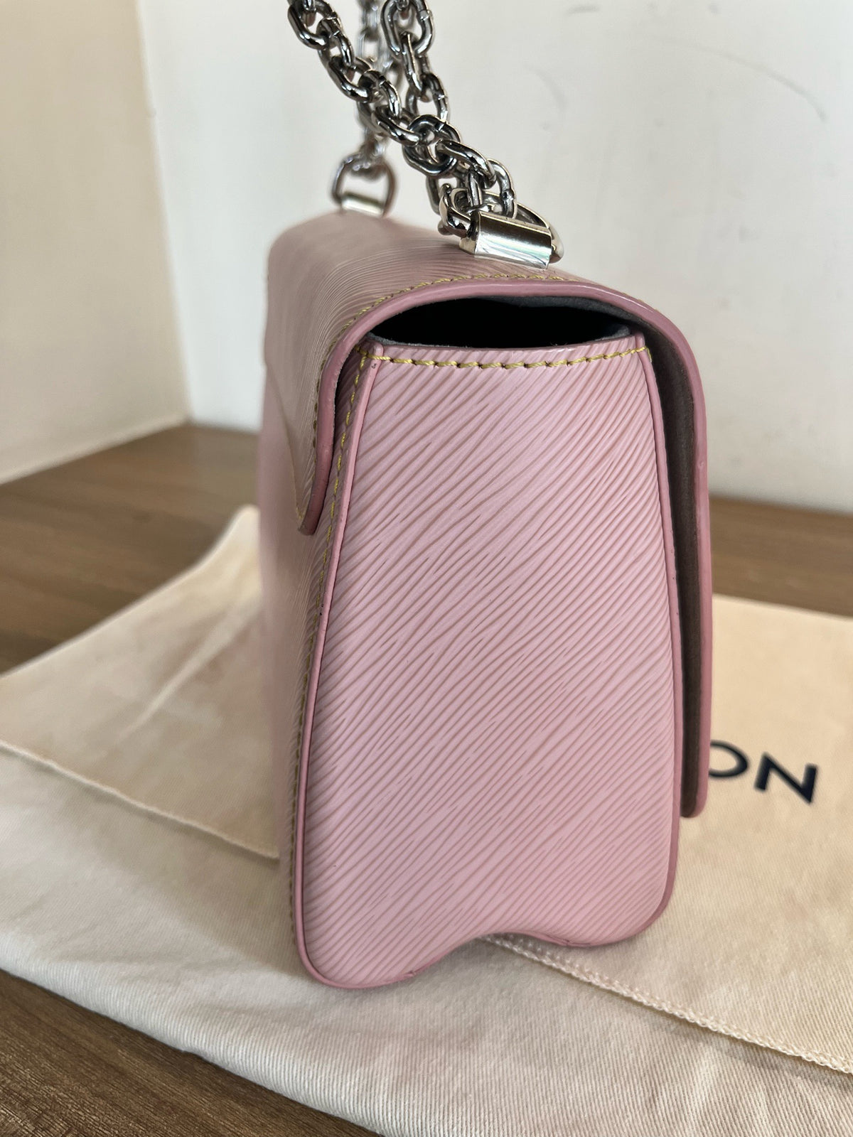 Louis Vuitton - Twist - Leather - Pink