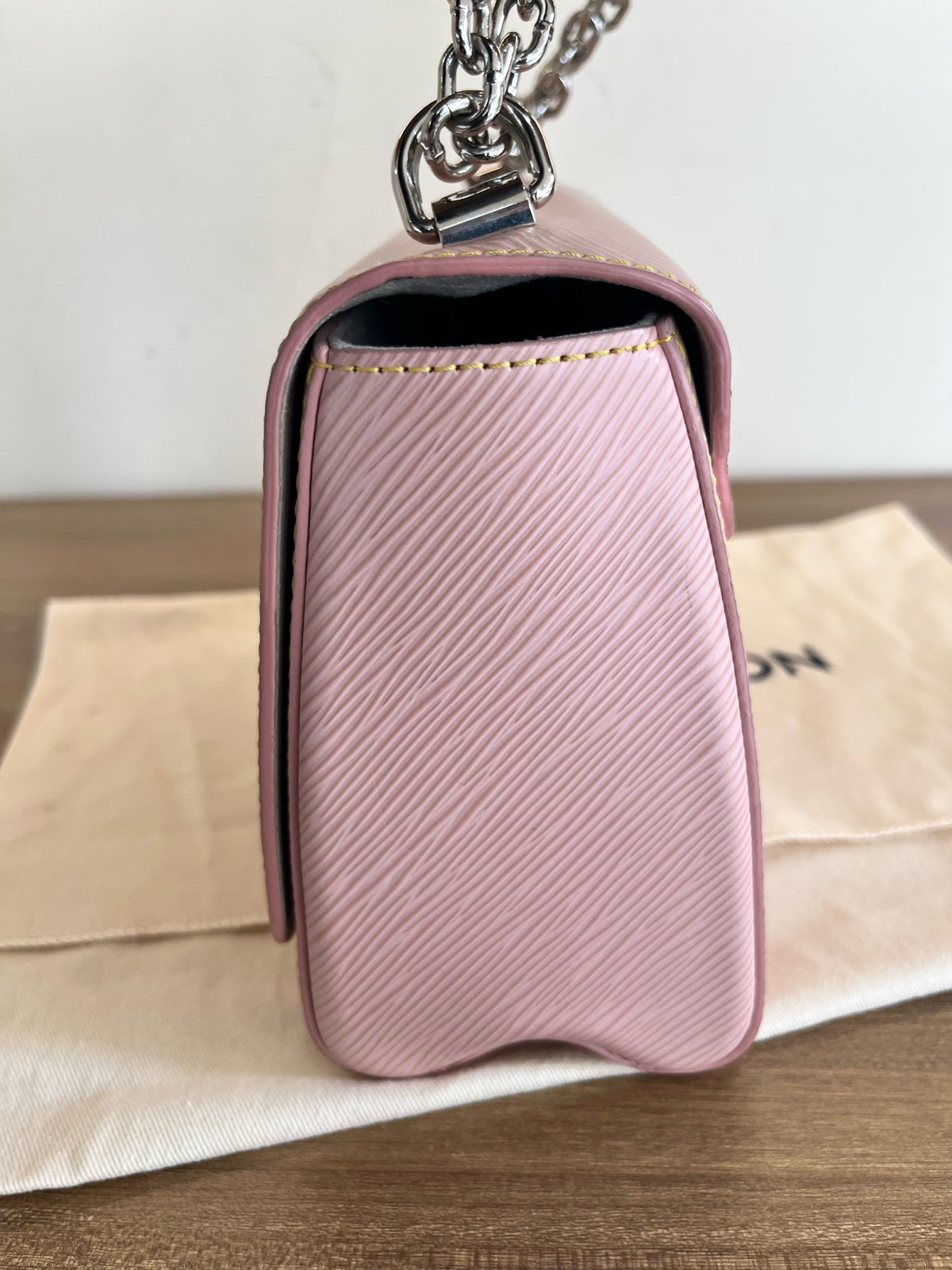 Louis Vuitton - Twist - Leather - Pink