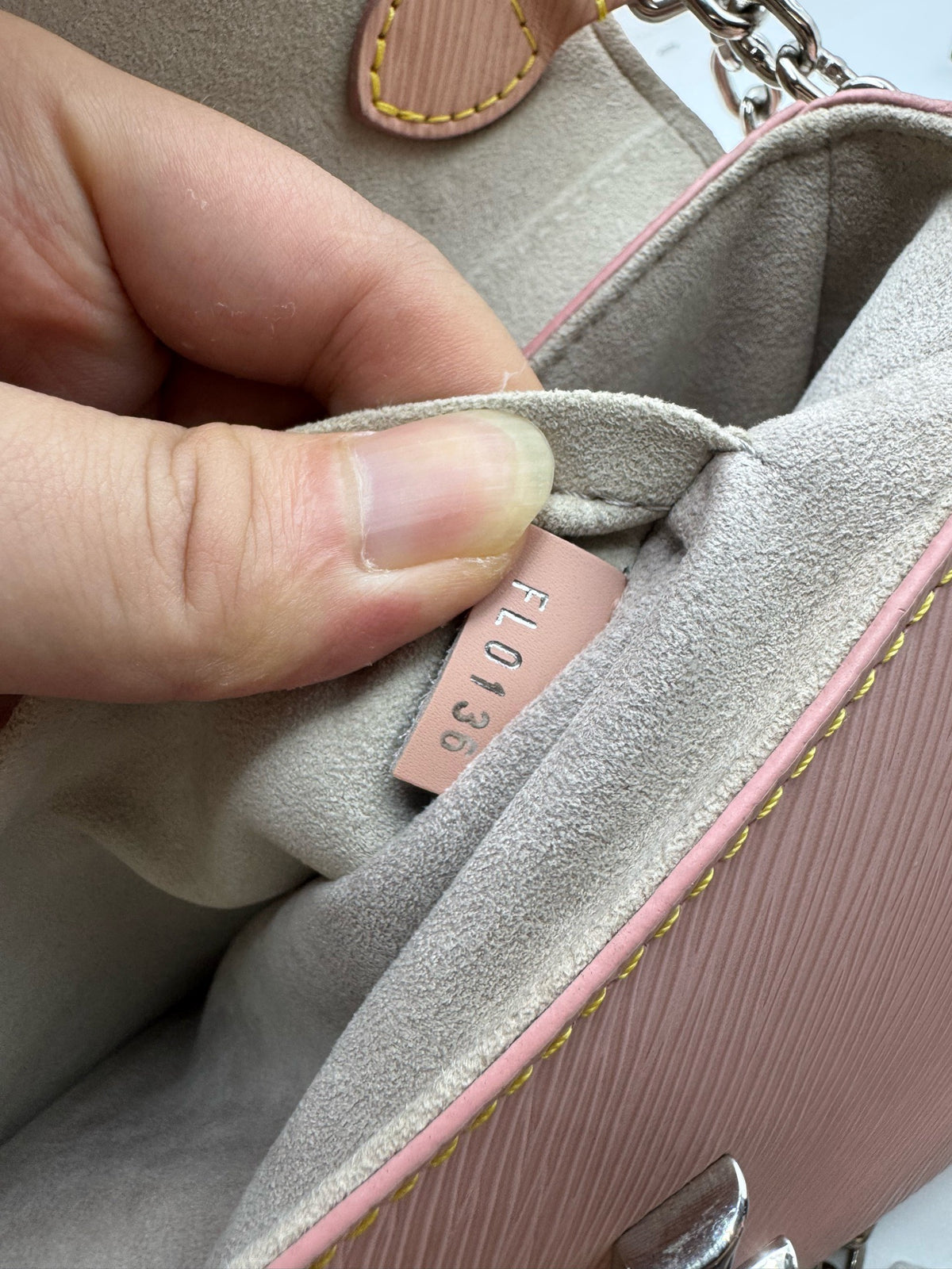 Louis Vuitton - Twist - Leather - Pink