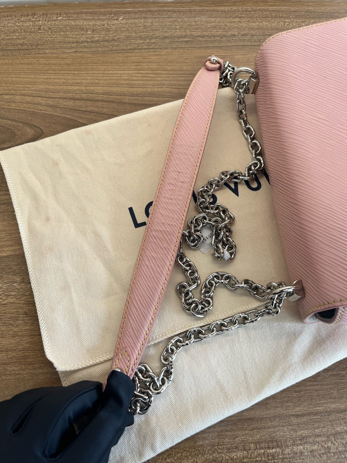 Louis Vuitton - Twist - Leather - Pink