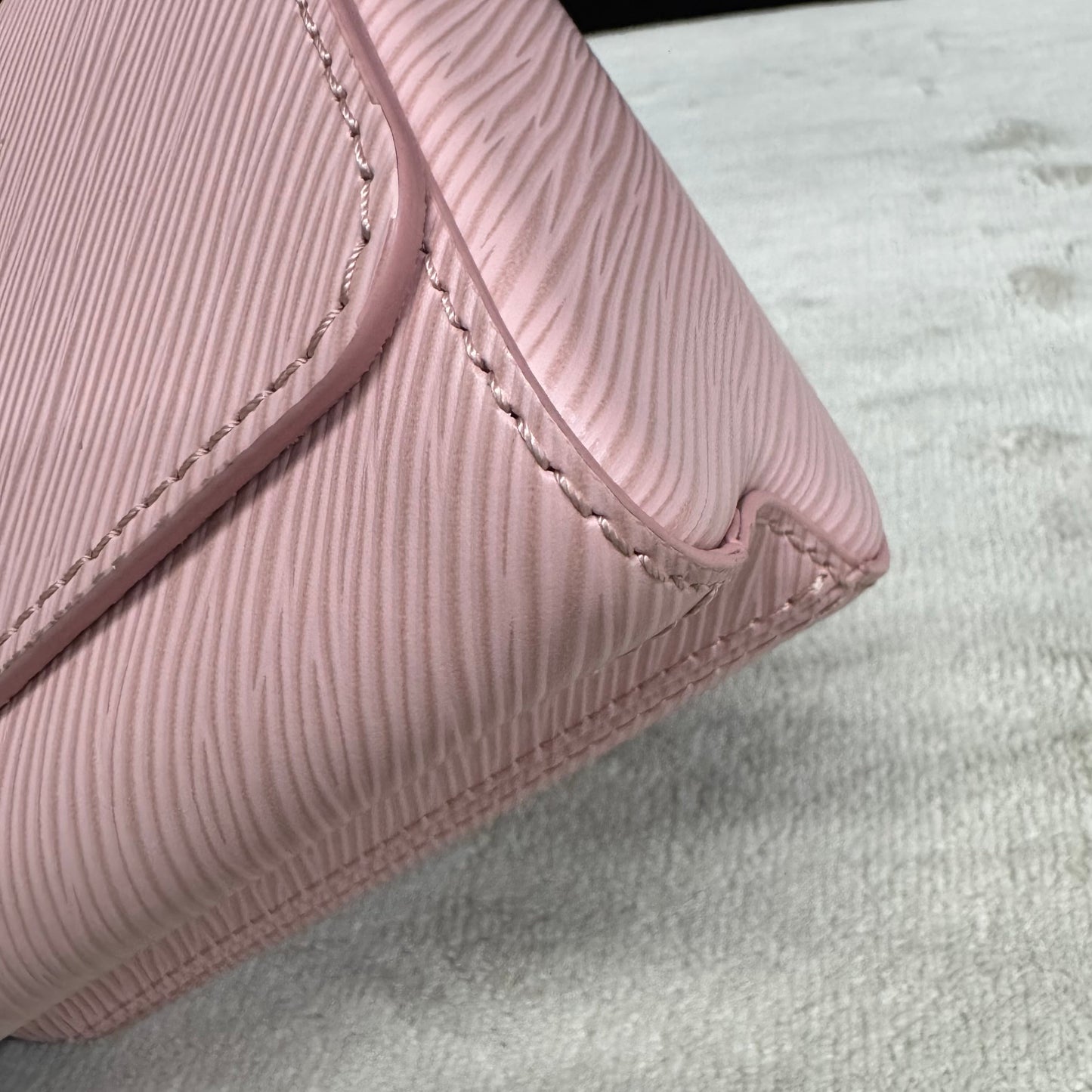 Louis Vuitton - Twist - Leather - Pink - (mini)