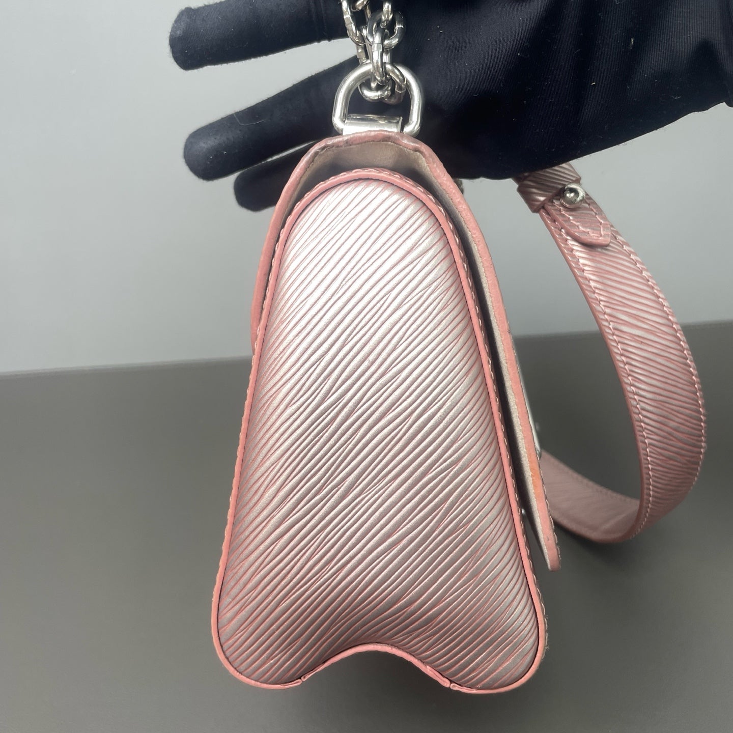 Louis Vuitton - Twist - Leather - Pink - (small)