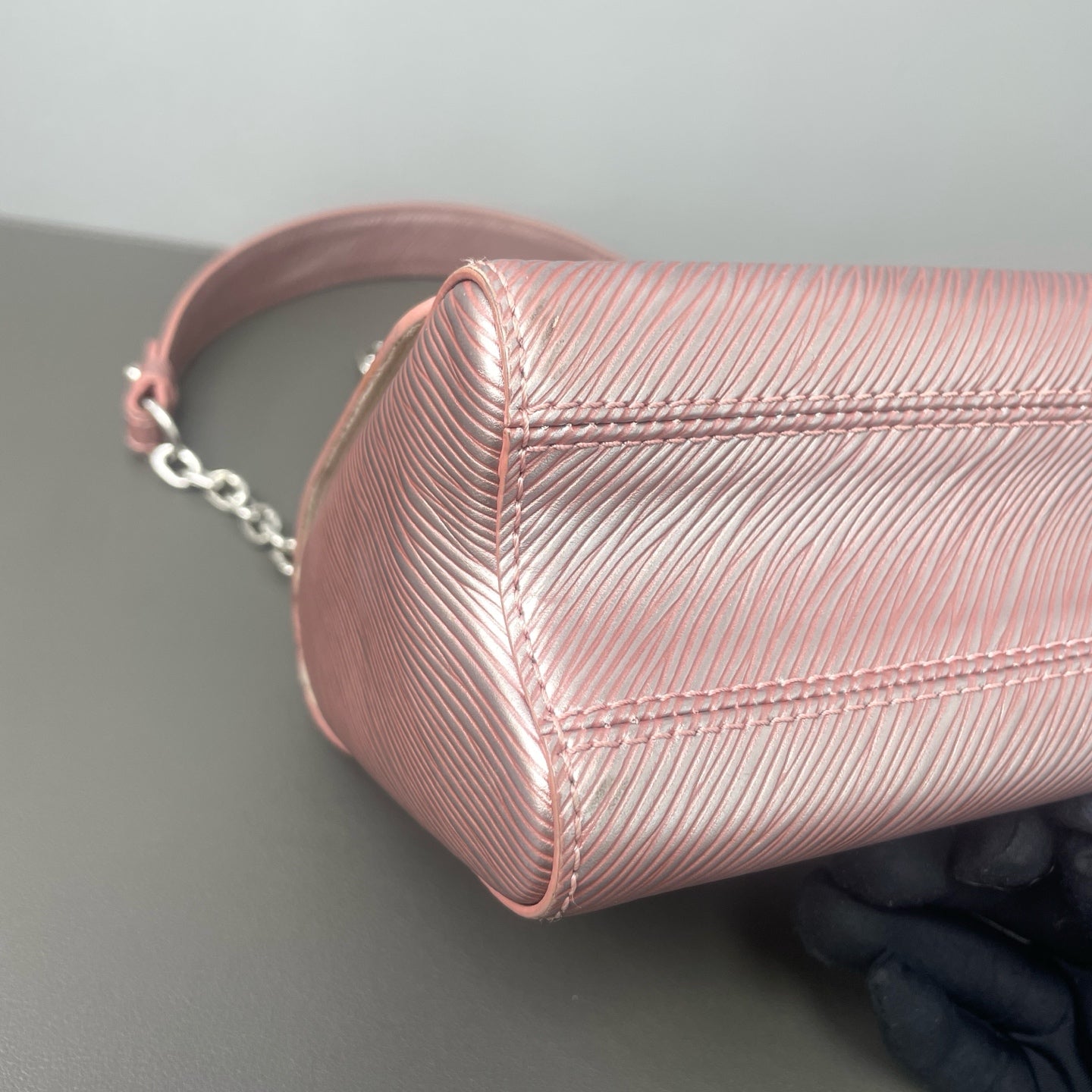 Louis Vuitton - Twist - Leather - Pink - (small)