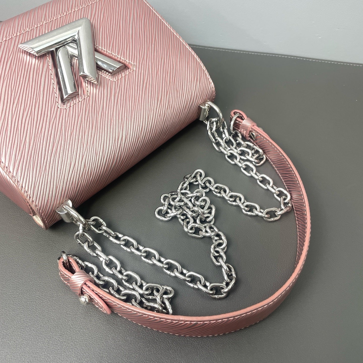 Louis Vuitton - Twist - Leather - Pink - (small)