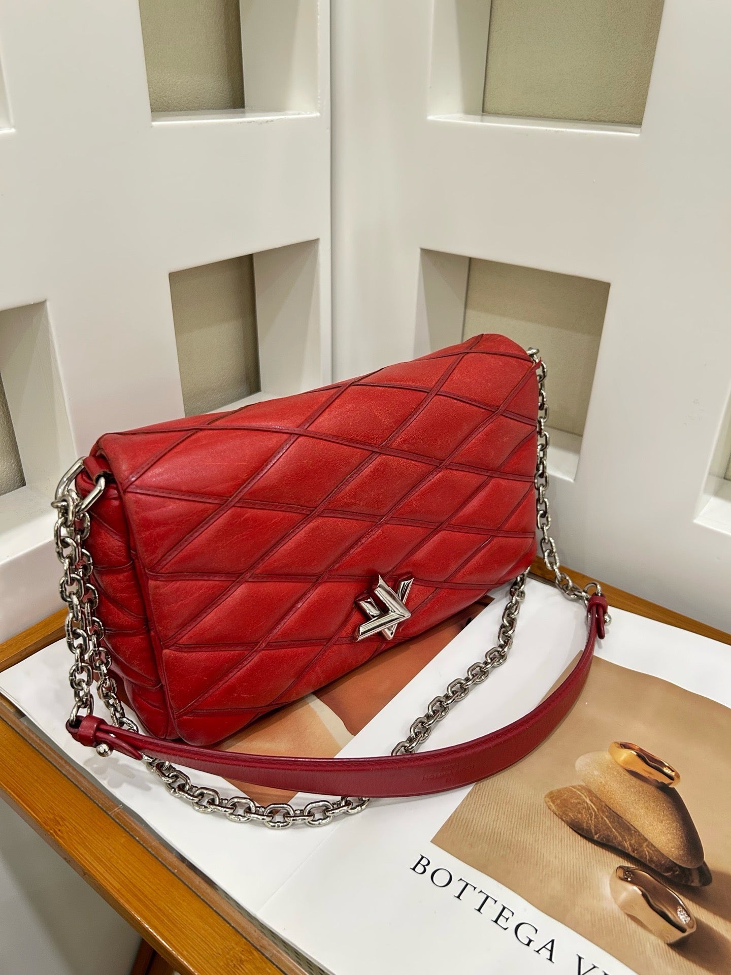Louis Vuitton - Twist - Leather - Red - (medium)