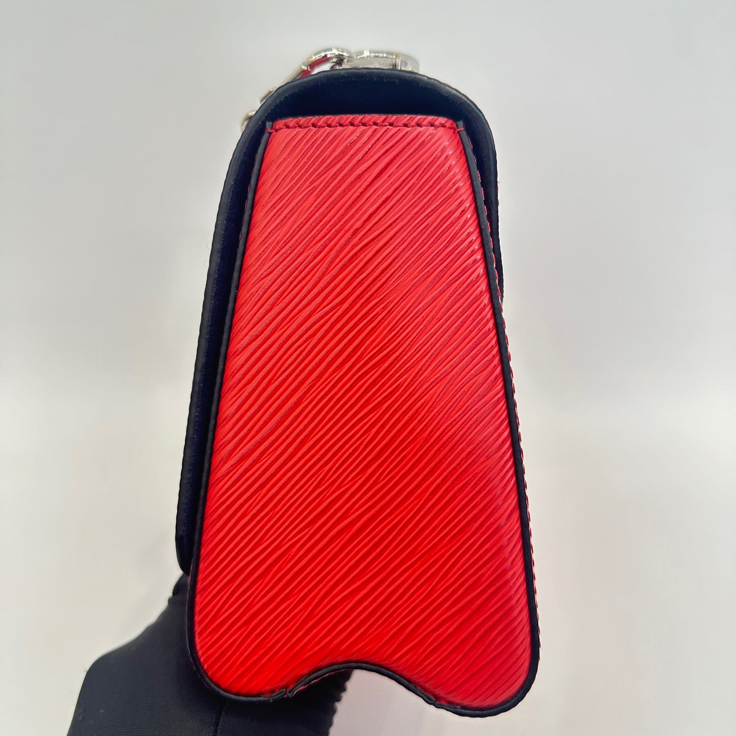 Louis Vuitton - Twist - Leather - Red - (medium)