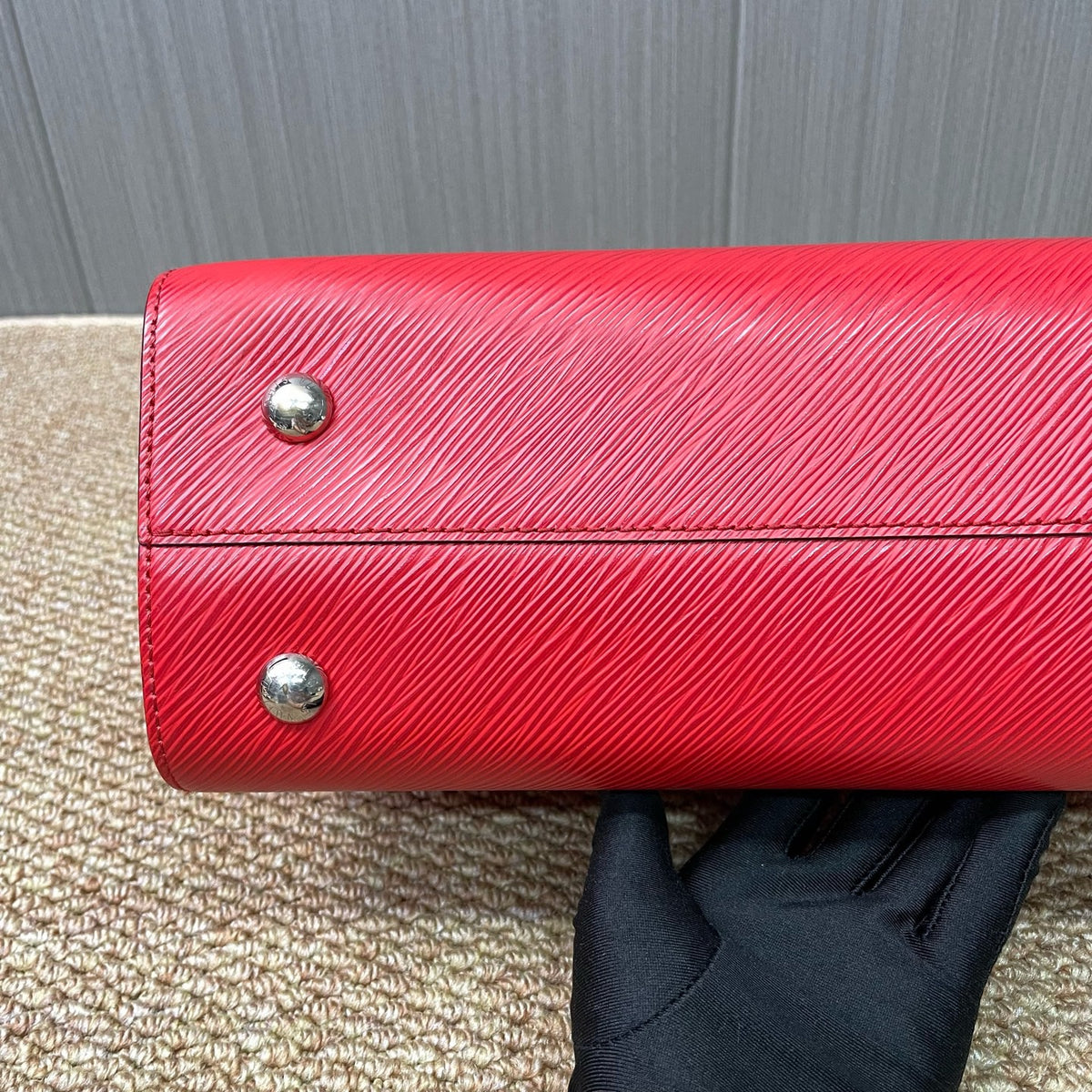 Louis Vuitton - Twist - Leather - Red - (Medium)
