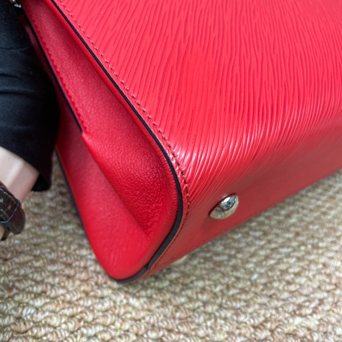 Louis Vuitton - Twist - Leather - Red - (Medium)