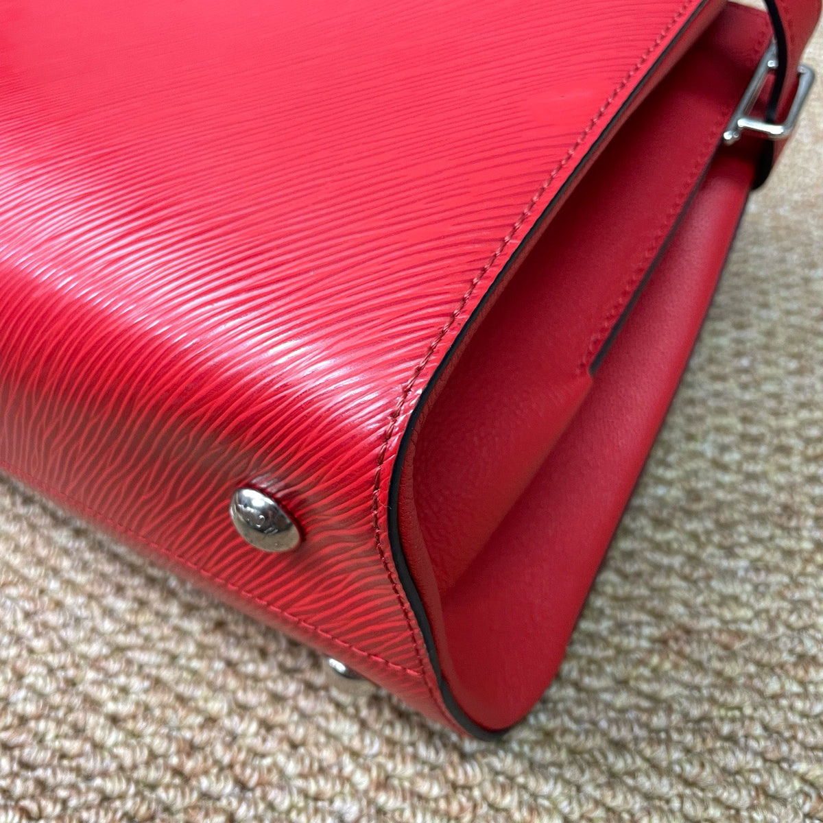 Louis Vuitton - Twist - Leather - Red - (Medium)