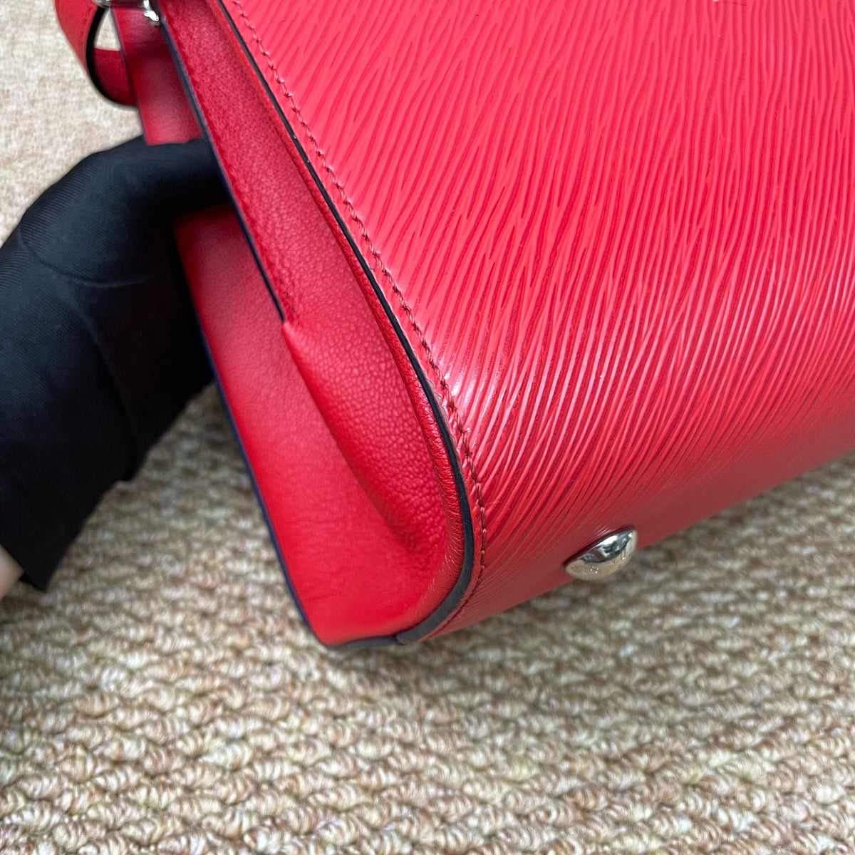 Louis Vuitton - Twist - Leather - Red - (Medium)