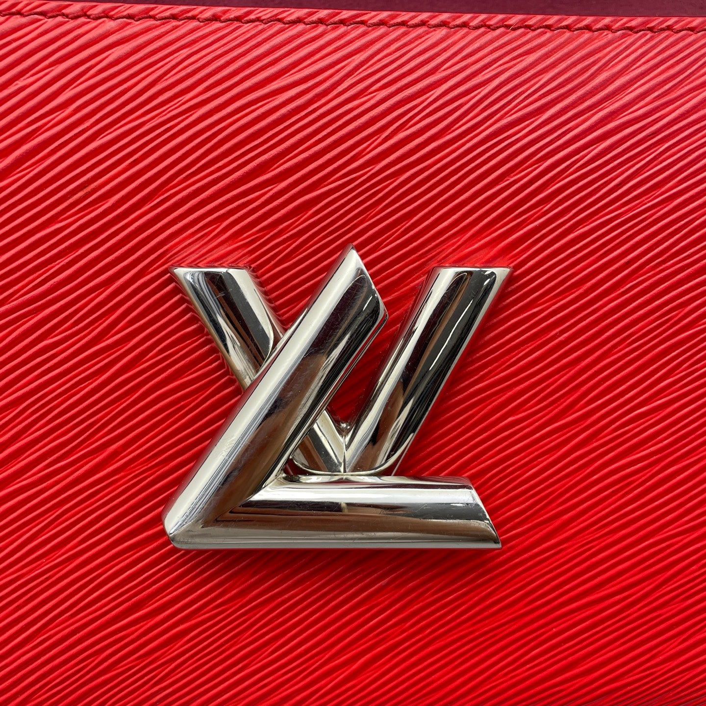 Louis Vuitton - Twist - Leather - Red - (medium)