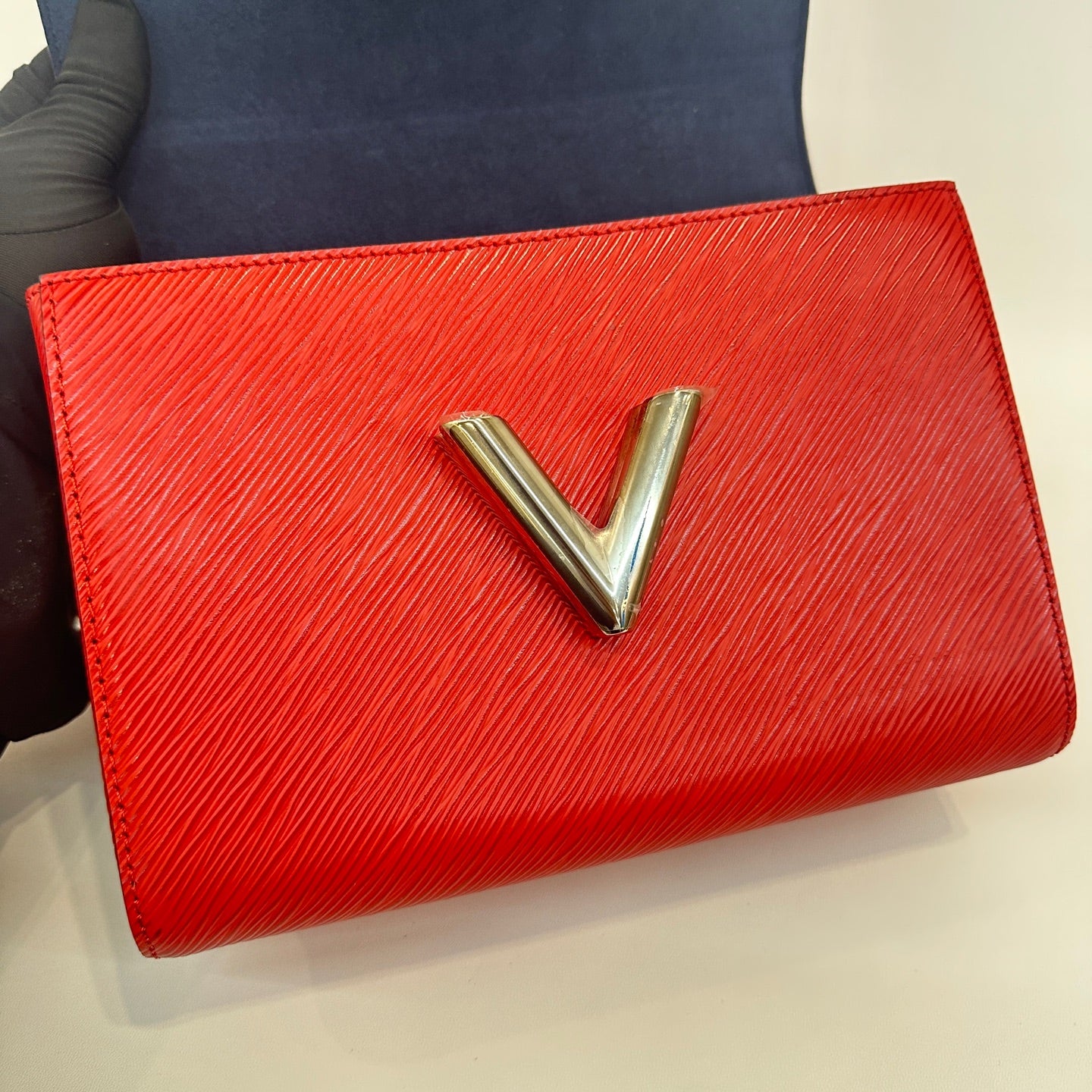 Louis Vuitton - Twist - Leather - Red - (medium)