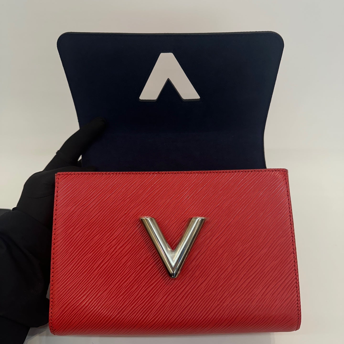 Louis Vuitton - Twist - Leather - Red - (medium)